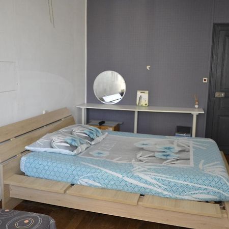 לינה וארוחת בוקר Chef-Boutonne Grande Chambre D'Hote Pour 4 A 5 Personnes מראה חיצוני תמונה