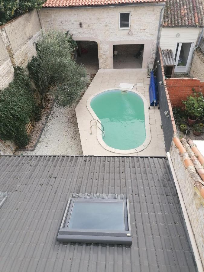 לינה וארוחת בוקר Chef-Boutonne Grande Chambre D'Hote Pour 4 A 5 Personnes מראה חיצוני תמונה