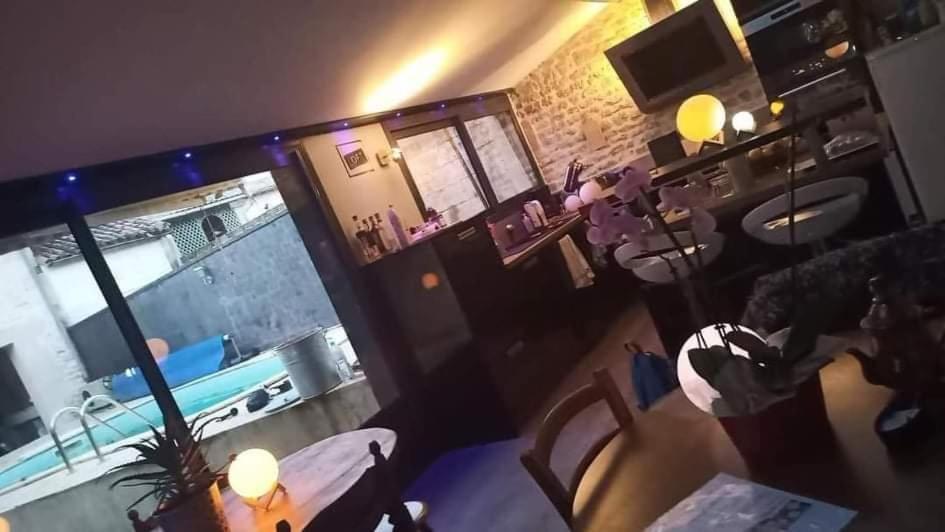 לינה וארוחת בוקר Chef-Boutonne Grande Chambre D'Hote Pour 4 A 5 Personnes מראה חיצוני תמונה