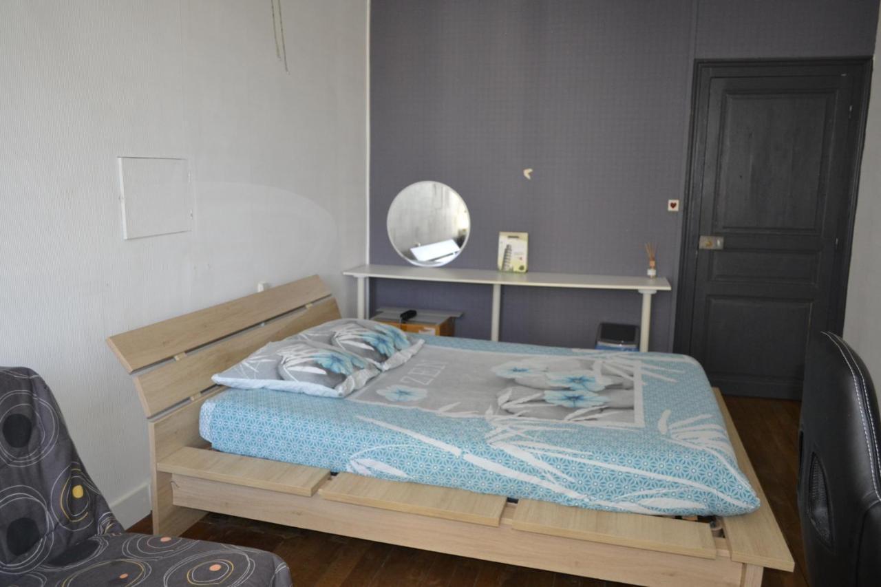 לינה וארוחת בוקר Chef-Boutonne Grande Chambre D'Hote Pour 4 A 5 Personnes מראה חיצוני תמונה